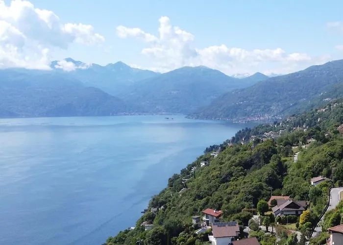 度假居 In With Maggiore Views *